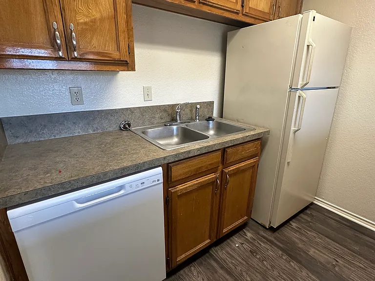721 Avenue A #1 — Photo 8