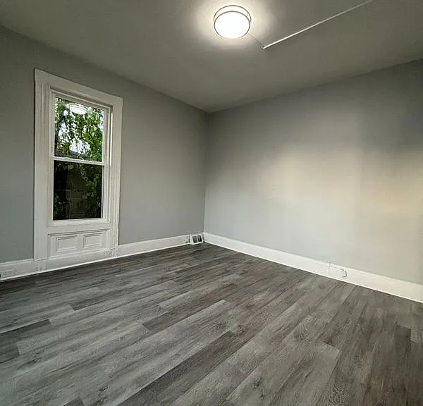 1158 Howard Ave #1 — Photo 14