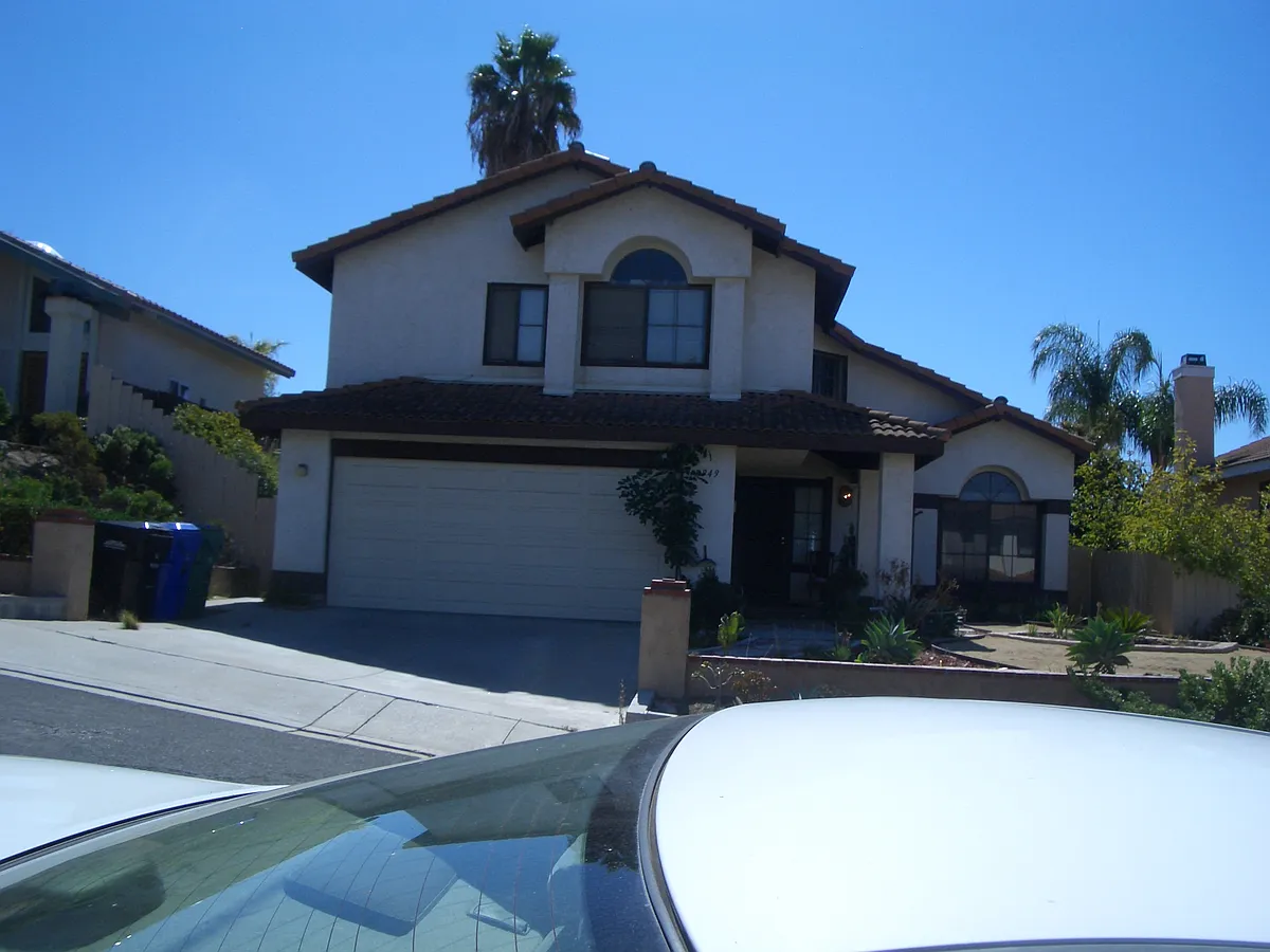 Building Photo - 8949 La Cartera St