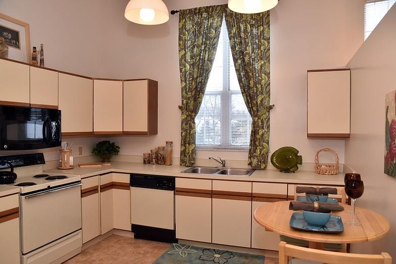 Lakes of Aurora 630 Countrywood Trl Aurora, OH Zillow Apartments