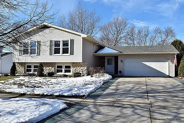6 Bedford Ln photo 1