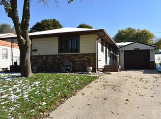 423 S Walnut St, Carroll, IA 51401