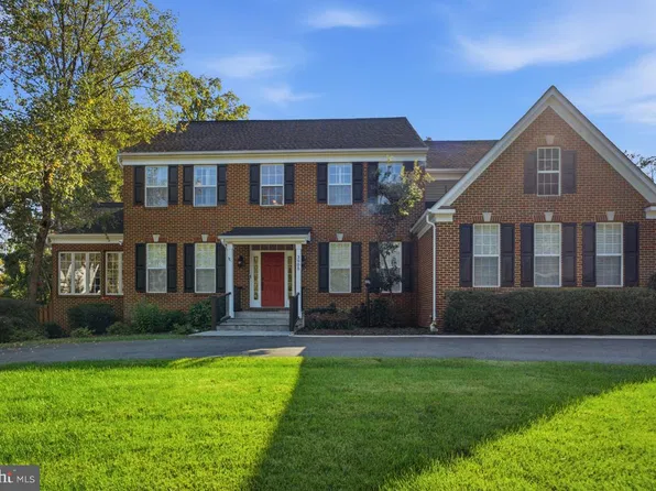 3905 Colonial Ave, Alexandria, VA 22309