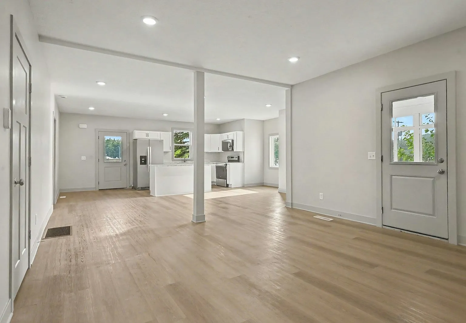 201 Monroe Street, Unit 1 — Photo 3
