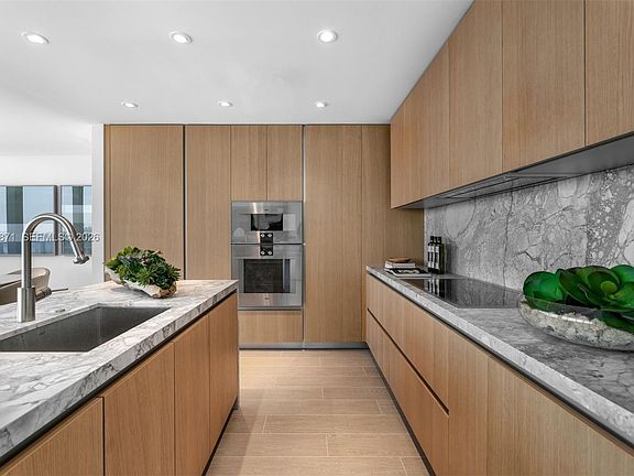 5th image of 501 West Ave #4102