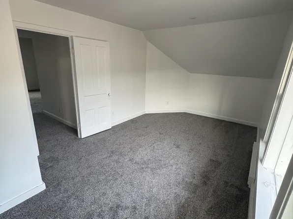 522 W 4th St #2, Lewistown, PA 17044