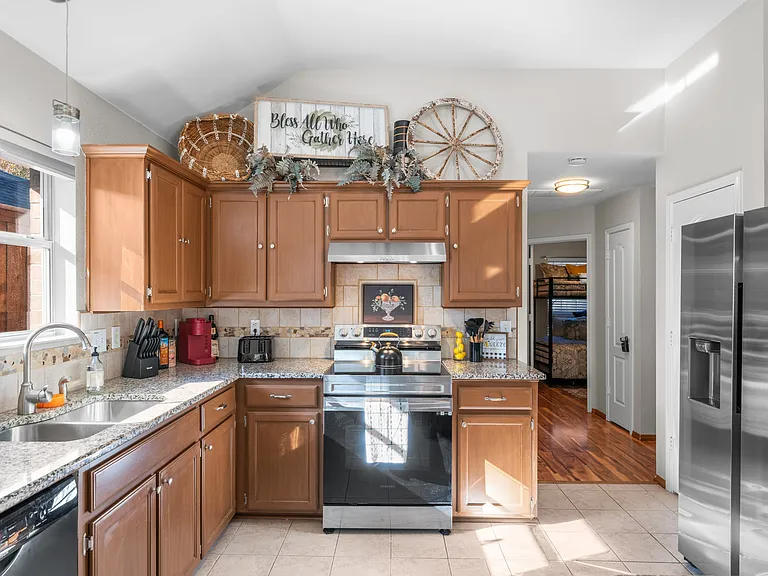 703 Flagstone Way — Photo 15