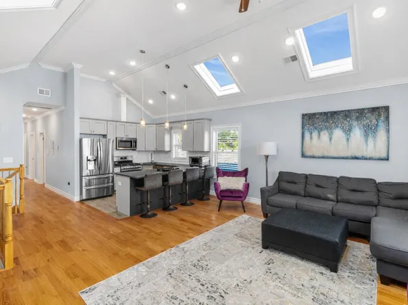 145 Bleecker Street image 1 of 38