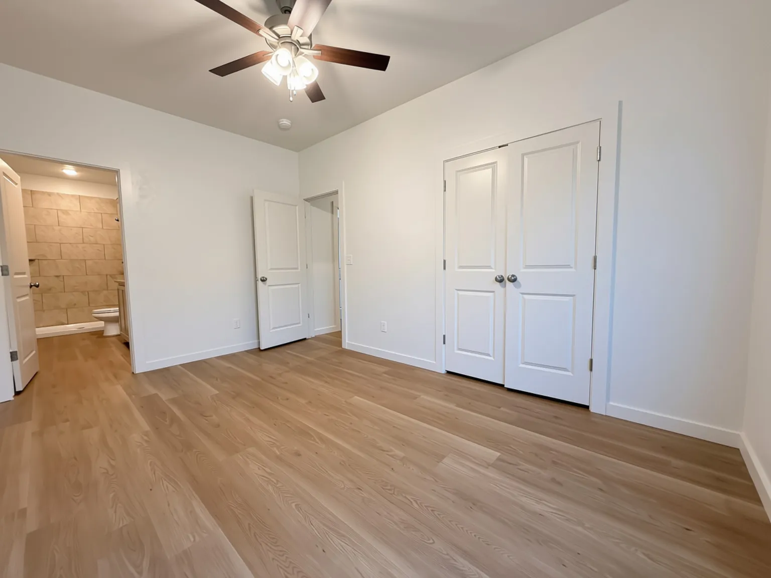 2 bed, 900 sqft, $1,275 — Photo 4