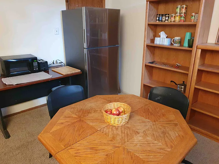2100 Manchester Cir — Photo 11