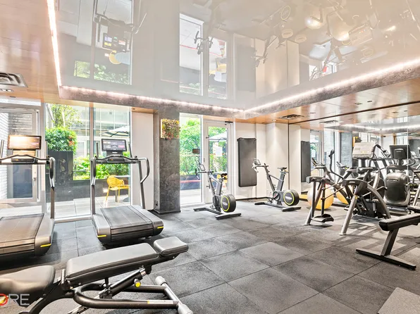 505 West 43rd Street 8K image 12 of 12