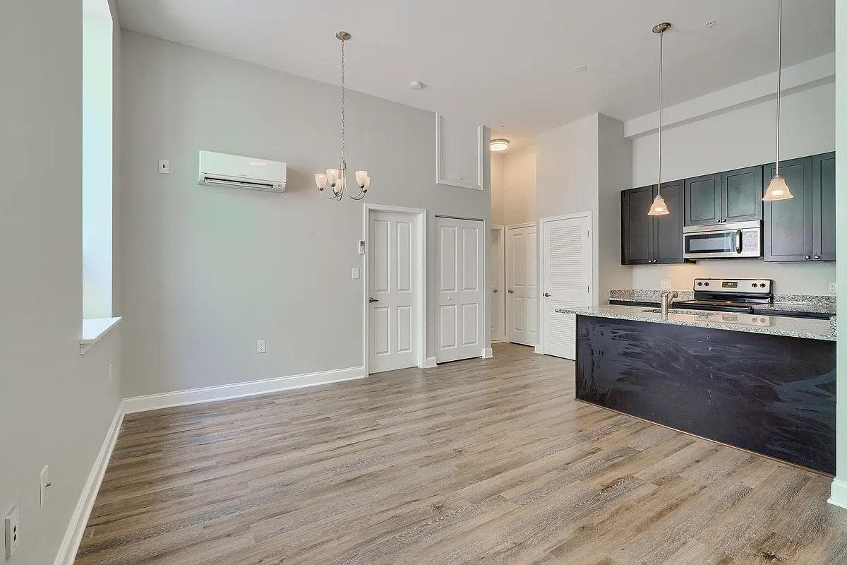 Building Photo - 1728 Eastern Ave #4