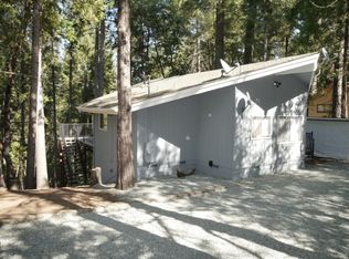 27125 Lake Dr, Pioneer, CA 95666
