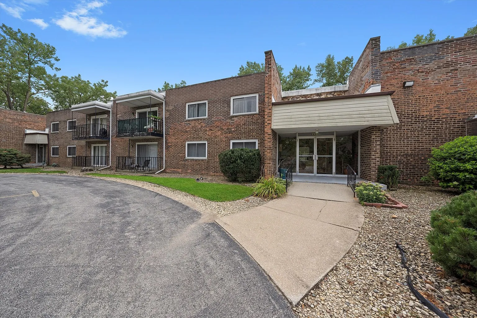 2807 Willow Rd APT 103 photo 1