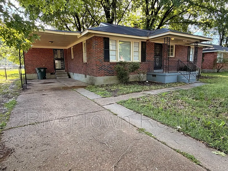 Building Photo - 3358 Parham St