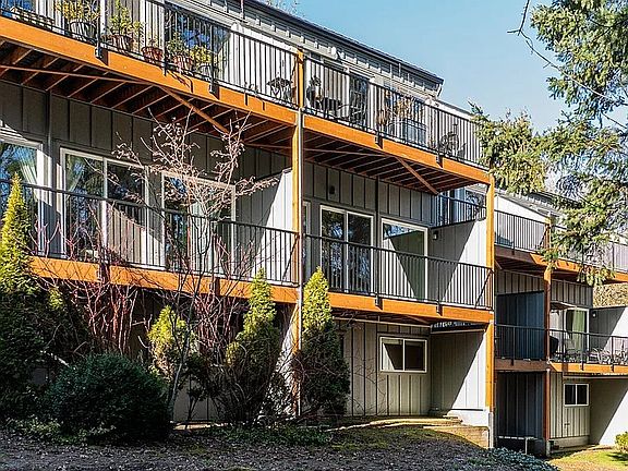 2nd image of 4 Touchstone Dr #119