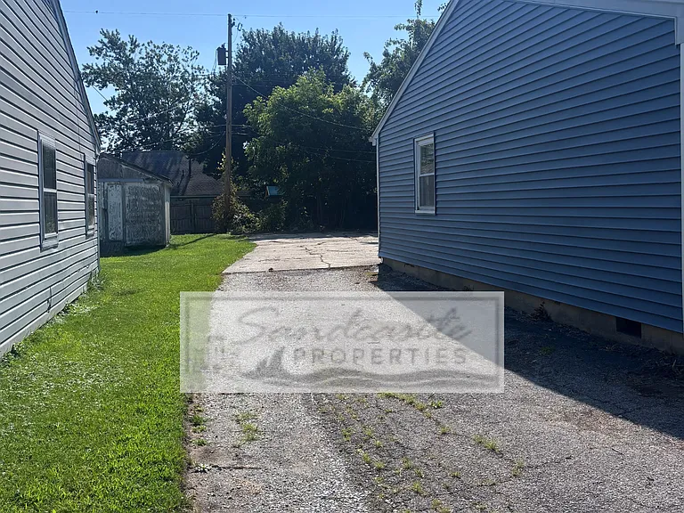 735 Imperial Rd — Photo 2