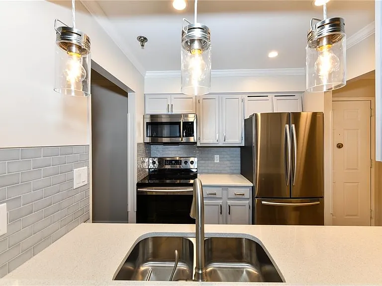 300 Johnson Ferry Rd #A210 — Photo 3