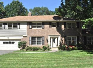 8810 Lynnhurst Dr, Fairfax, VA 22031