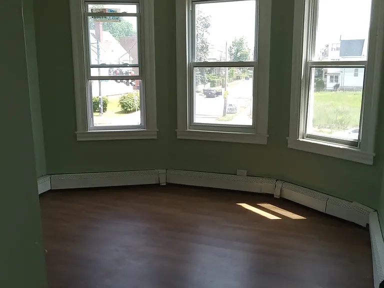127 Franklin Ave #2 — Photo 1