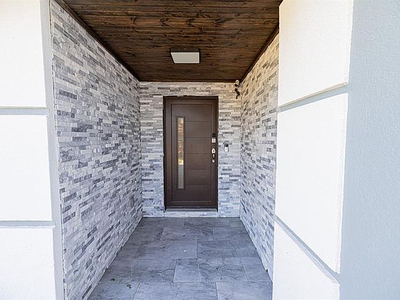 4th image of 11106 Maple Rock Drive