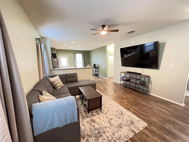 228 La Dera Dr — Photo 1