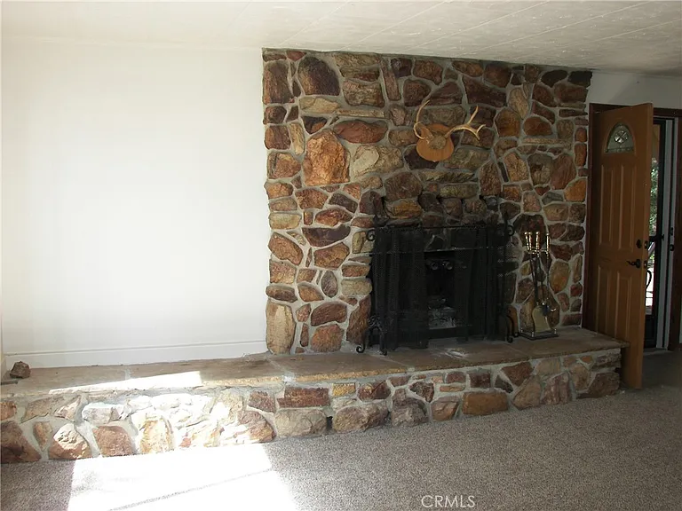 21636 Sawpit Canyon Rd — Photo 5
