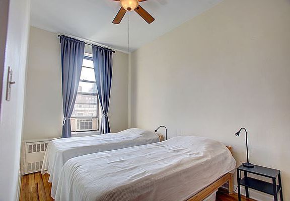3rd image of 114 W 76th St APT 4R