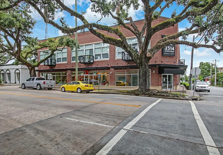 2514 Abercorn St #207 — Photo 2