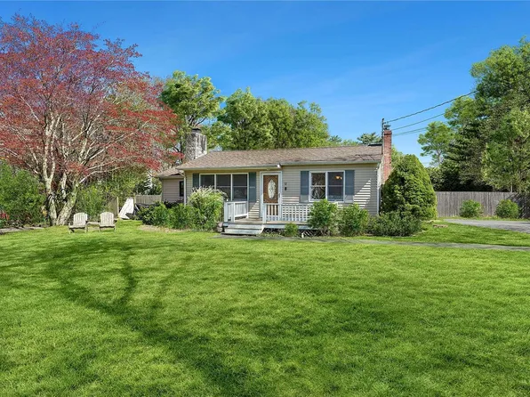 12 Howell Place, Speonk, NY 11972