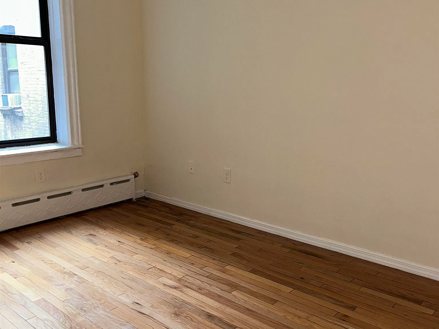 2 bed, 1.0 bath, $2,098 — Photo 4
