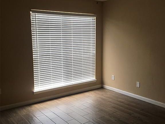5th image of 5625 Antoine Dr #1311