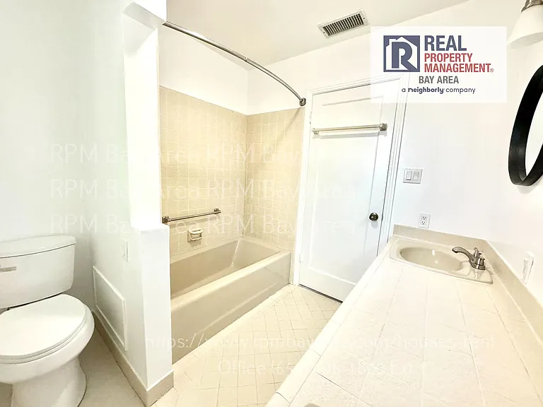 1087 Embarcadero Rd — Photo 16