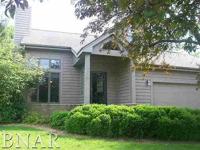 3419 Fountain Lake Dr photo 1