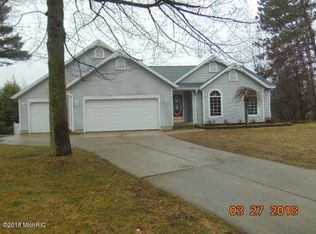 1804 Tiffany Shores Ct, Holland, MI