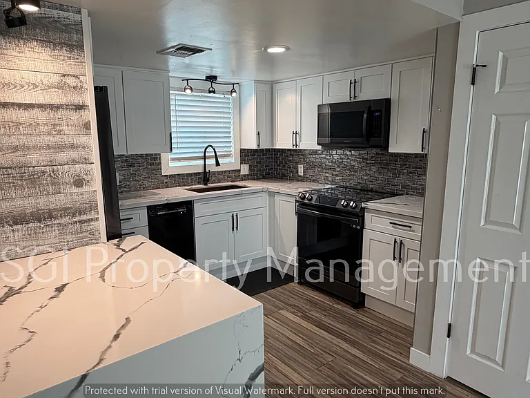 2415 N 71st St #C — Photo 4