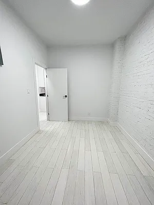 Rented by Bond New York | media 18