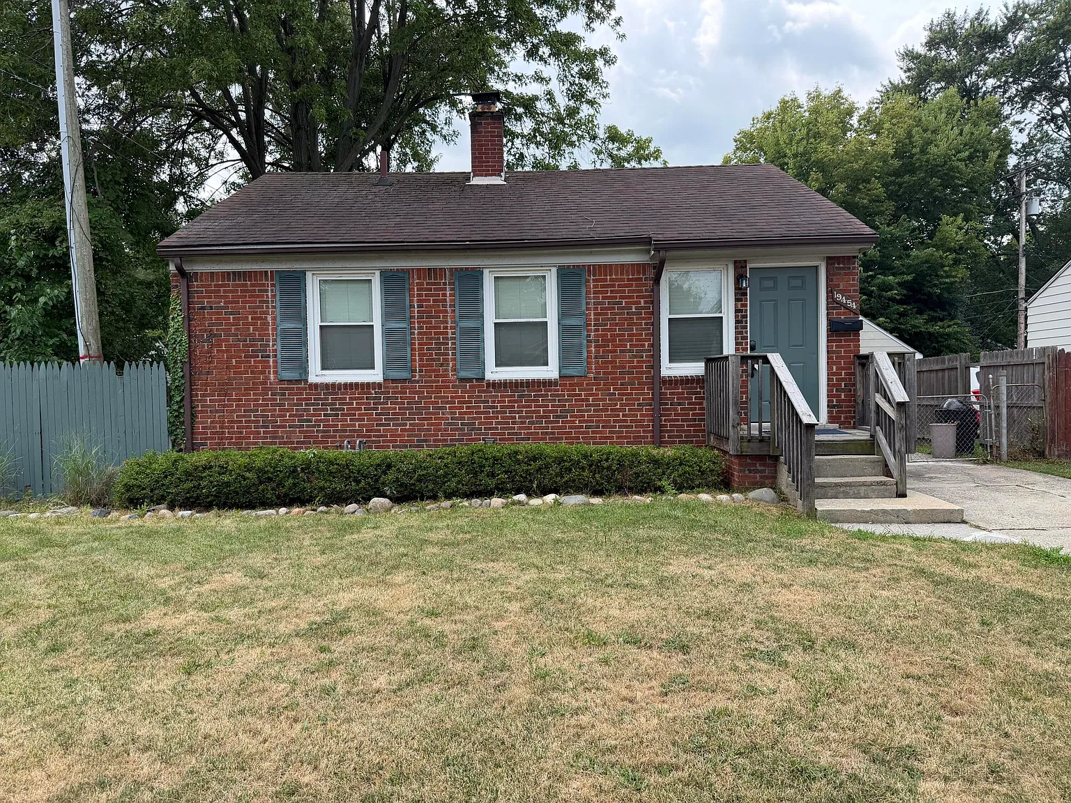 2 bed, 1.0 bath, 750 sqft, $1,250 — Photo 1