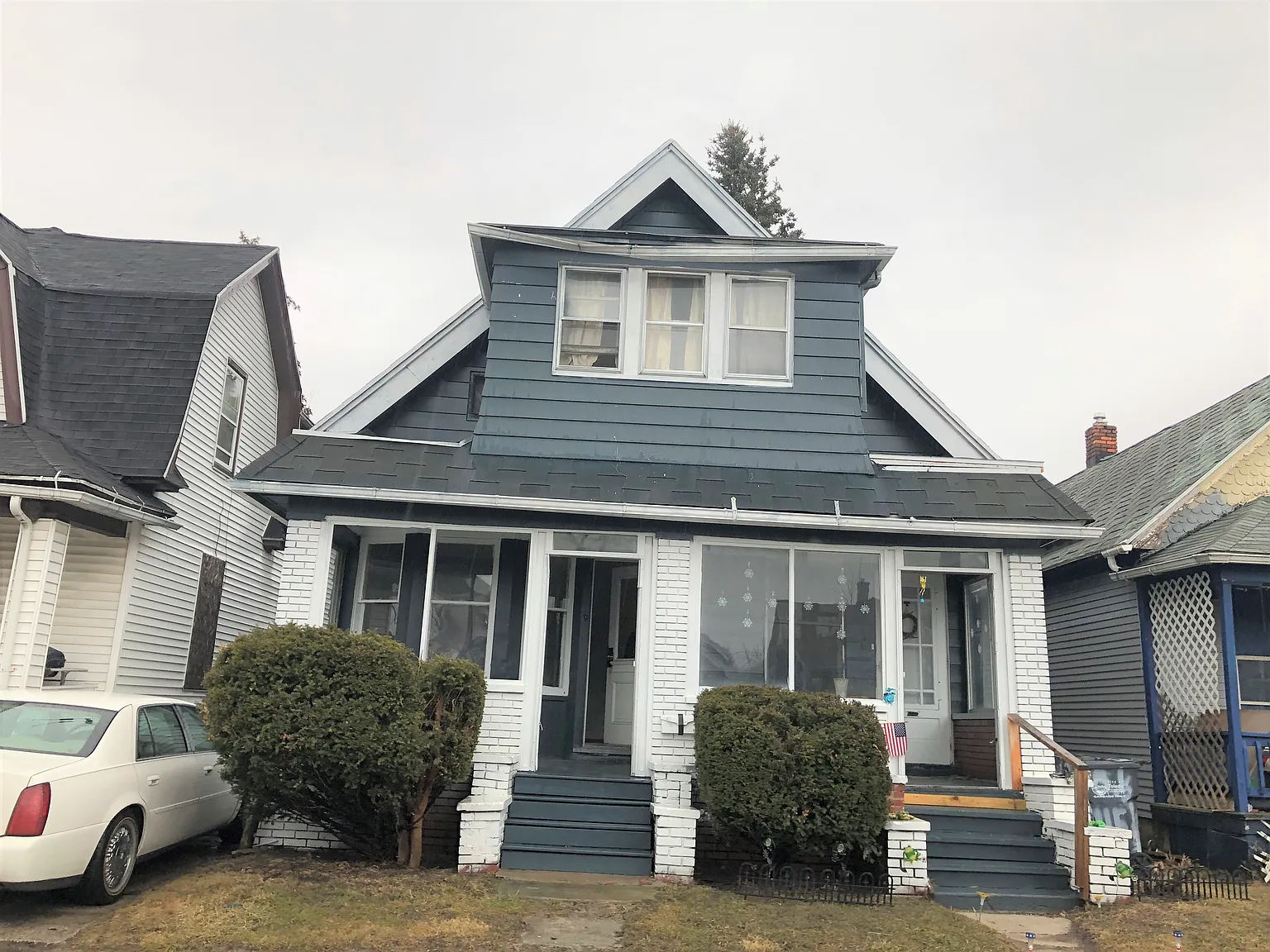 715 Thomas St photo 1