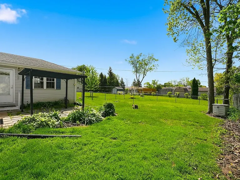 807 Ludwig Park Dr — Photo 3