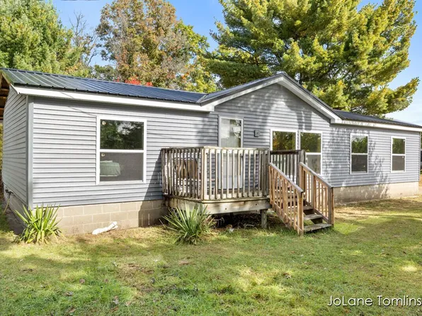 4277 E Croton Dr, Newaygo, MI 49337