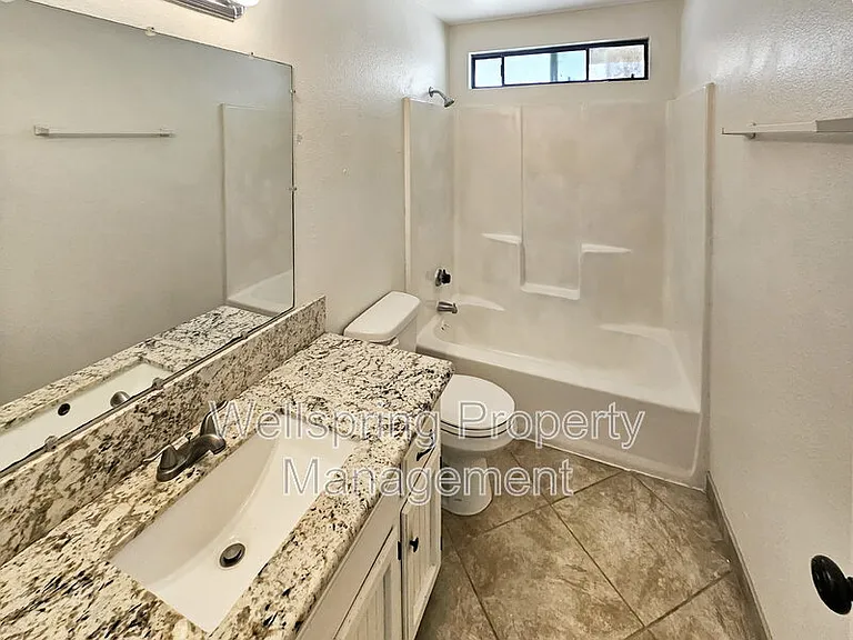 940 W Graaf Approved Application Do Not Apply #C — Photo 8