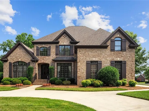 1062 Salem Village Ln, Clemmons, NC 27012