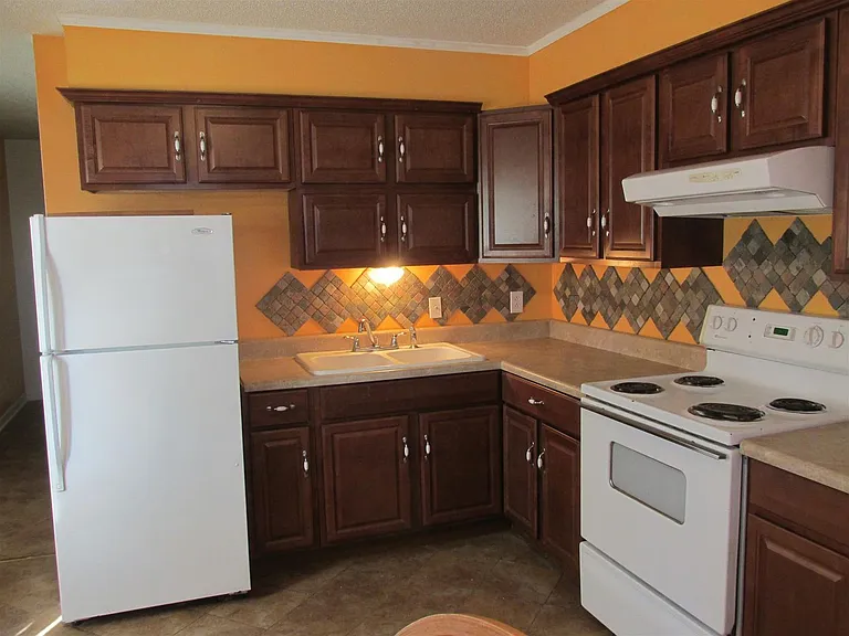 304 Walker St — Photo 11