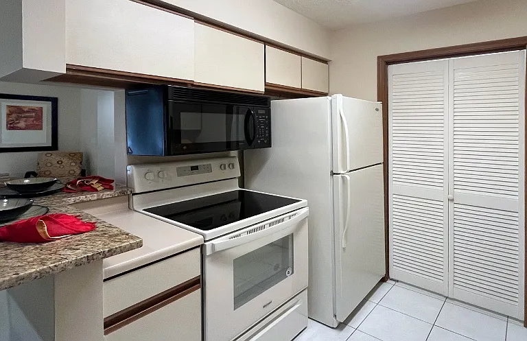 LionsHead Apartments — Photo 11
