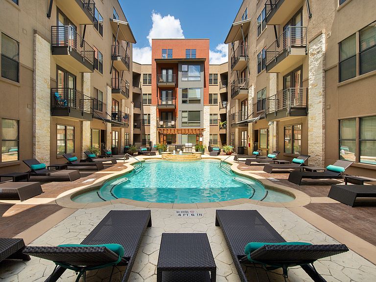 Gables Revere Upper Kirby Apartment Rentals with Virtual