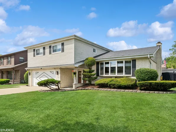 2342 S Shag Bark Trl, Arlington Heights, IL 60005