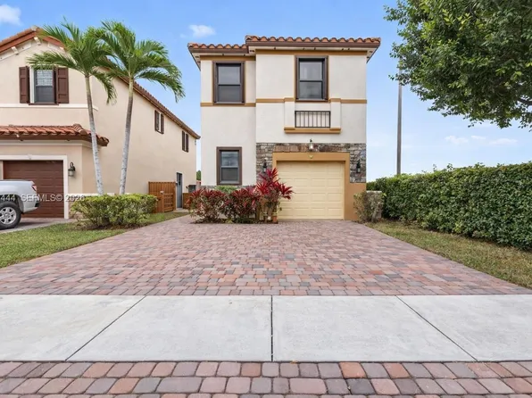 77 NE 37th Pl, Homestead, FL 33033