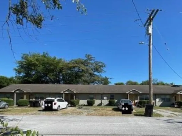 422 S Main St, Harrisburg, IL 62946