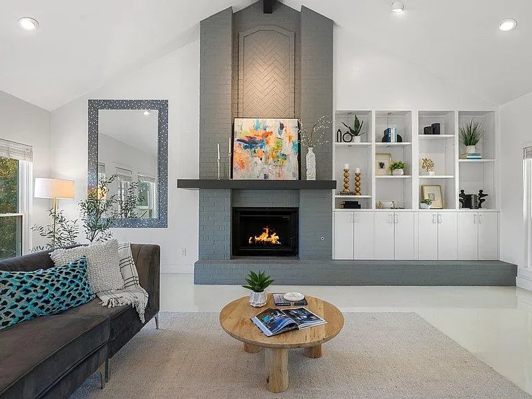 10408 Loring Dr — Photo 10